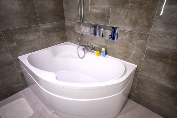 Large Bathtub Installation in Kent